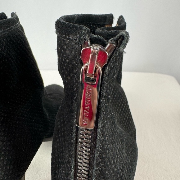 Aquatalia Perforated Suede Bootie in Black Size 8.5 - Picture 4 of 8
